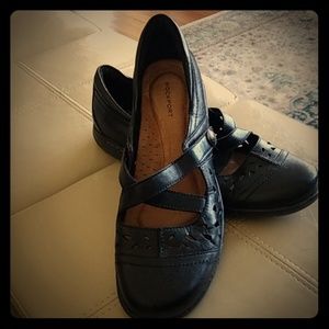 Black leather comfort shoes